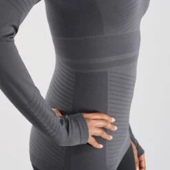 Tee-Shirt SALOMON Elevate Move On LS Tee Femme Solid Ebony -Salomon tee shirt salomon elevate move on ls tee solid femme ebony 4